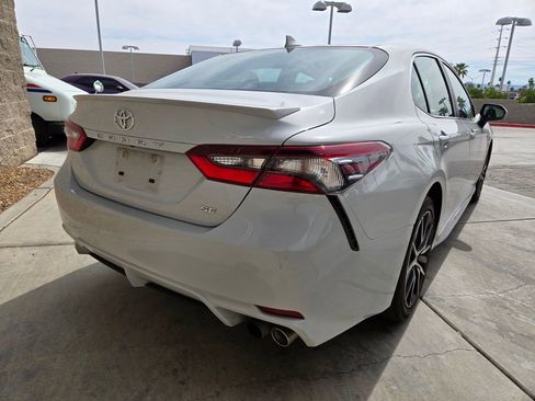 Used 2023 Toyota Camry SE image 4