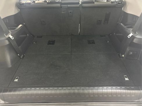 Used 2016 Toyota 4Runner SR5 Premium image 16