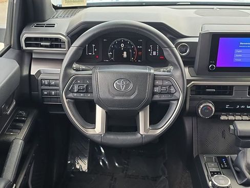 Certified 2025 Toyota 4Runner SR5 AWD/4WD image 16