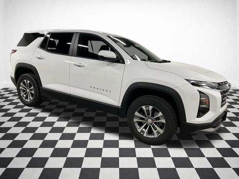 Certified 2025 Chevrolet Equinox LT w/ Safety and Technology Package AWD/4WD image 1