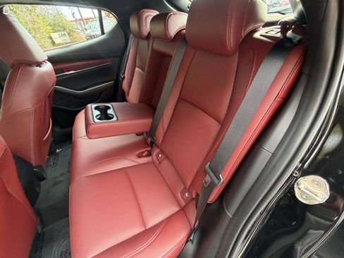 Used 2025 MAZDA MAZDA3 2.5 S Hatchback w/ Premium Pkg image 16