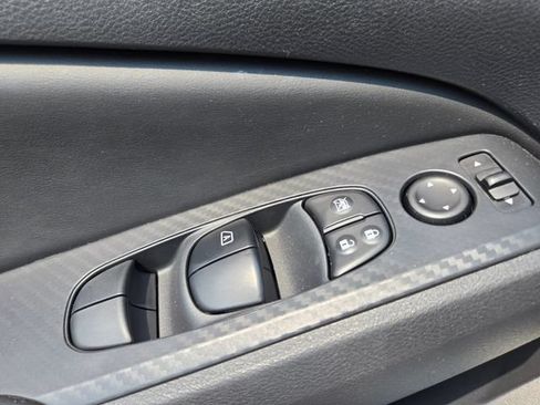 Used 2025 Nissan Altima 2.5 SV w/ SV Premium Package FWD image 34