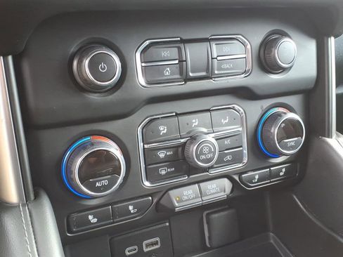 Used 2024 Chevrolet Tahoe LT AWD/4WD image 27