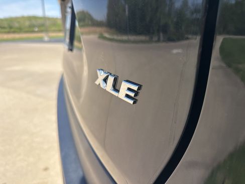 Used 2024 Toyota RAV4 XLE image 7