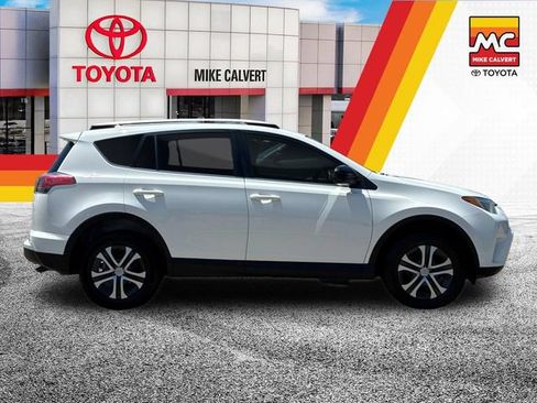 Used 2016 Toyota RAV4 LE FWD image 6