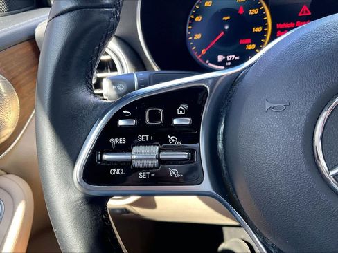 Used 2023 Mercedes-Benz GLC 300 4MATIC Coupe image 23