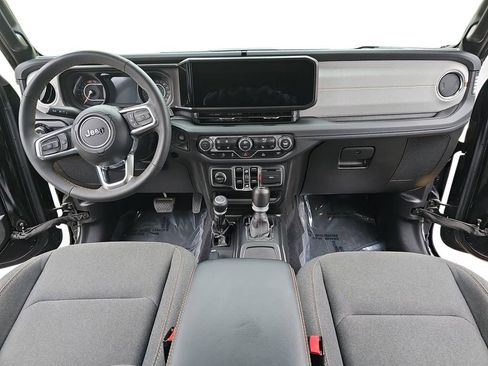 Certified 2024 Jeep Wrangler Sahara image 9