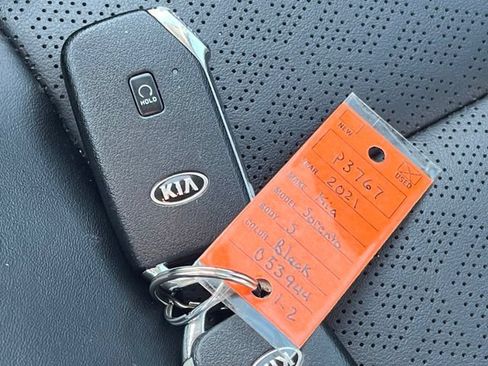 Used 2021 Kia Sorento S w/ Panoramic Sunroof Package FWD image 12
