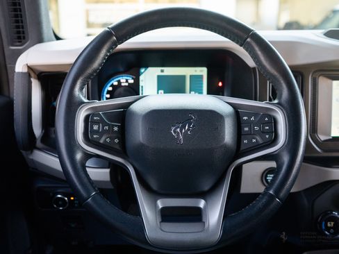 Used 2023 Ford Bronco Wildtrak image 14