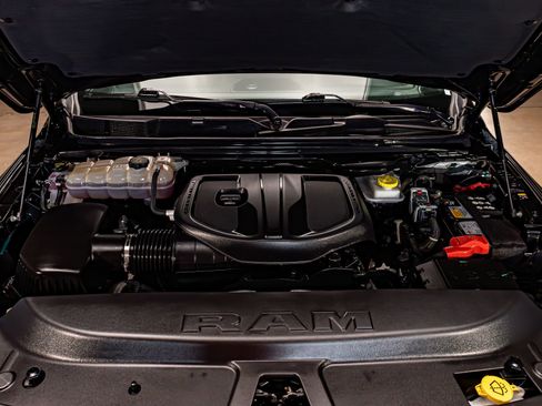 Used 2025 RAM 1500 Big Horn image 31