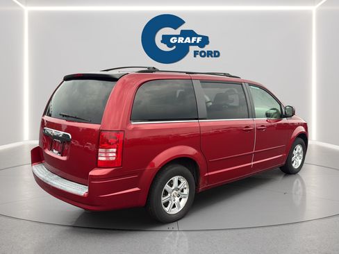 Used 2008 Chrysler Town & Country Touring w/ Family Value Group FWD image 8
