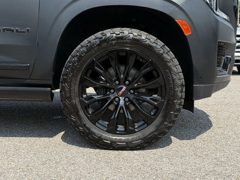 Used 2024 GMC Yukon Denali w/ Denali Reserve Package AWD/4WD image 13