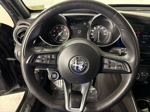 Used 2022 Alfa Romeo Giulia Ti image 18