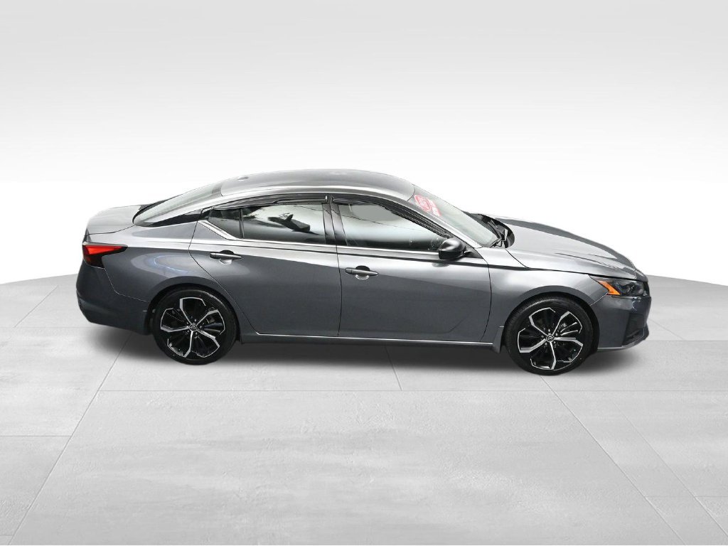 Used 2024 Nissan Altima 2.5 SR FWD image 36