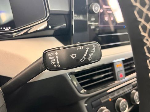 Certified 2025 Volkswagen Taos S FWD image 22