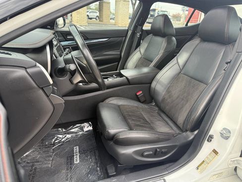 Used 2023 Nissan Maxima SR w/ Sport Mat Group image 11