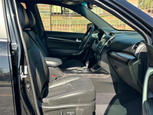 Used 2014 Kia Sorento SX w/ 3rd Row Package image 11