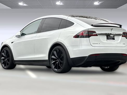 Used 2018 Tesla Model X 100D image 3