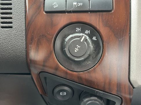 Used 2015 Ford F250 Lariat w/ Chrome Package image 27