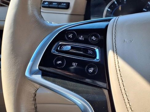 Used 2018 Cadillac Escalade Platinum AWD/4WD image 17