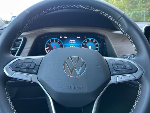 New 2026 Volkswagen Atlas SE image 18