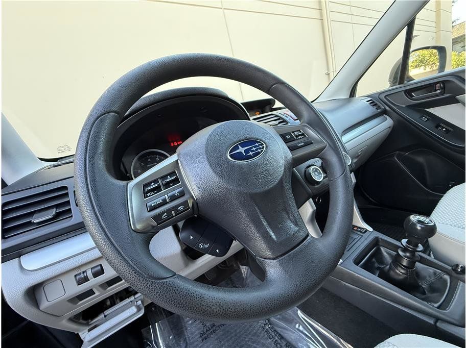 Used 2015 Subaru Forester 2.5i Premium AWD/4WD image 9
