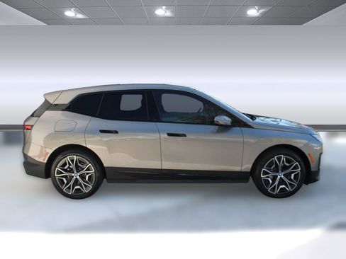 Used 2024 BMW iX xDrive50 image 8