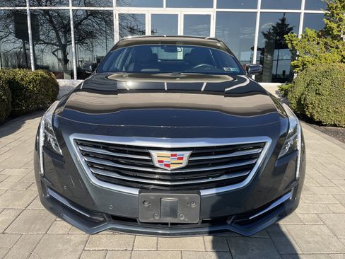 Used 2018 Cadillac CT6 AWD image 2