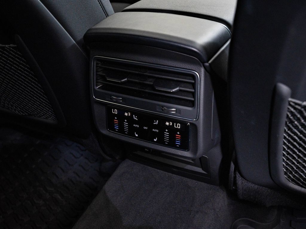 Used 2023 Audi Q7 3.0T Premium Plus AWD/4WD image 38