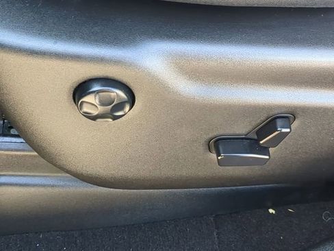 Used 2023 Dodge Durango GT image 19