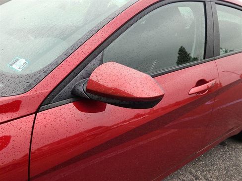 Used 2024 Hyundai Elantra SEL FWD image 3