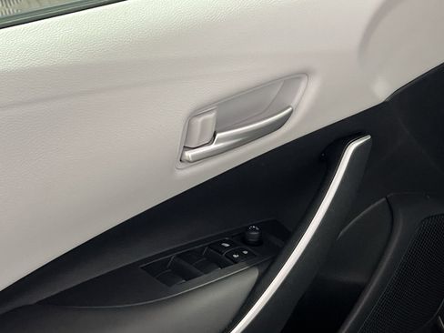 Used 2025 Toyota Corolla SE image 15