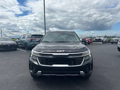 Certified 2024 Kia Seltos SX w/ SX Sunroof Package AWD/4WD image 8