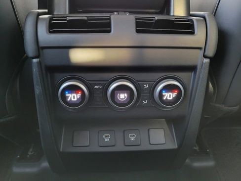 Used 2025 Land Rover Defender 110 S image 21