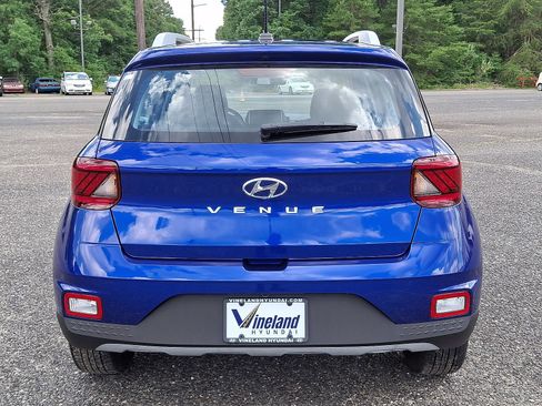 Certified 2023 Hyundai Venue Limited w/ Cargo Package FWD image 21