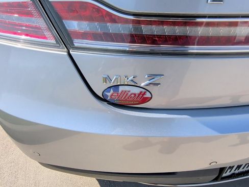 Used 2017 Lincoln MKZ Premiere FWD image 8