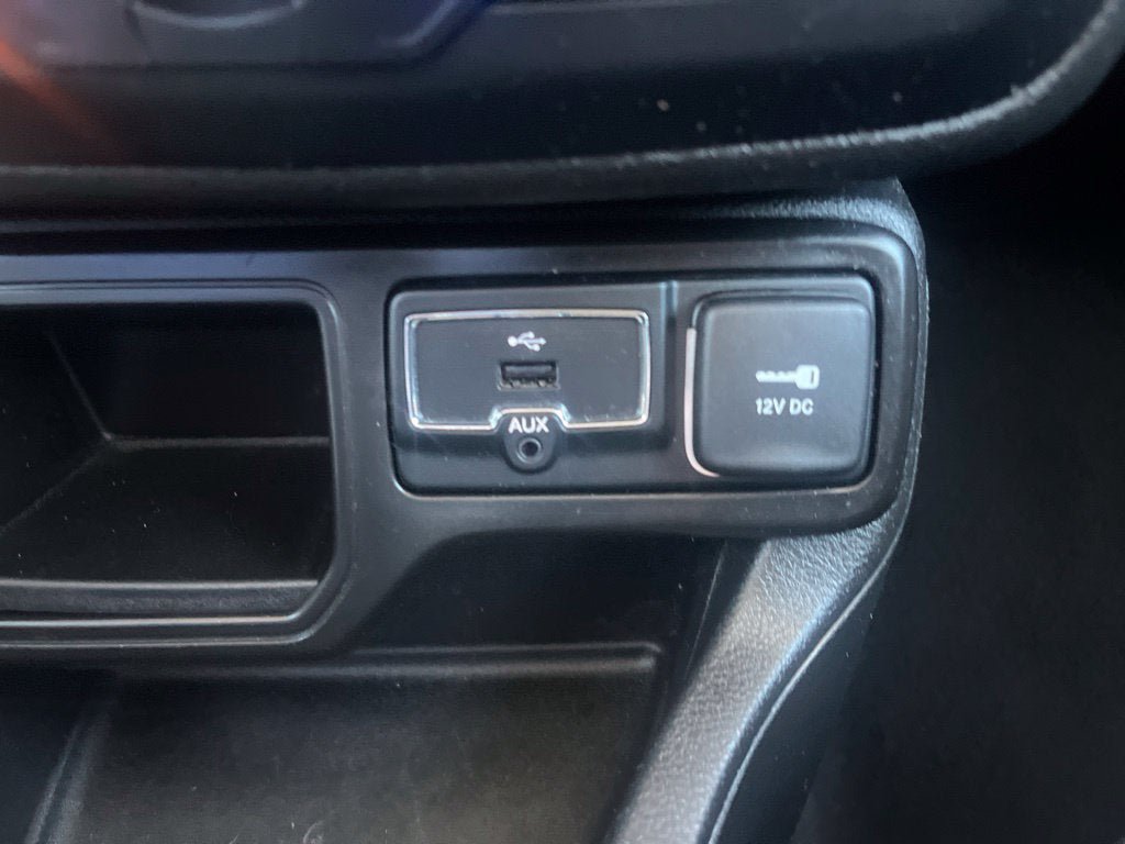 Used 2020 Jeep Renegade Latitude FWD image 27