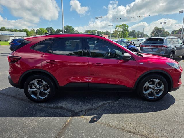 Used 2025 Ford Escape ST-Line w/ Equipment Group 301A FWD image 17