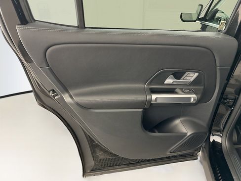 Used 2025 Mercedes-Benz GLB 250 GLB 250 image 27