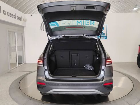 Used 2025 Volkswagen Taos S AWD/4WD image 5