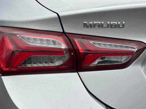 Used 2020 Chevrolet Malibu LT FWD image 30