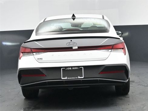 Certified 2025 Hyundai Elantra Sport image 26