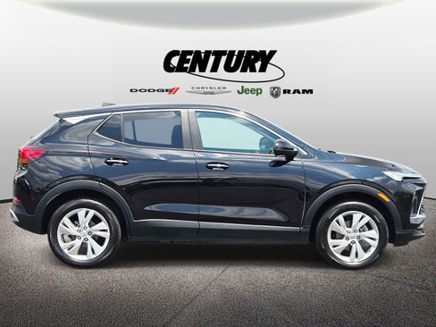 Used 2025 Buick Encore GX Preferred w/ Comfort Package AWD/4WD image 2