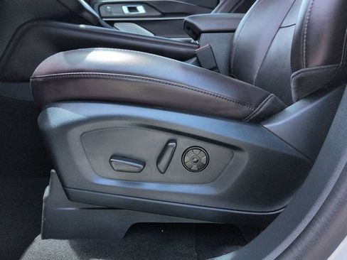 Used 2025 Ford Explorer Platinum RWD image 24