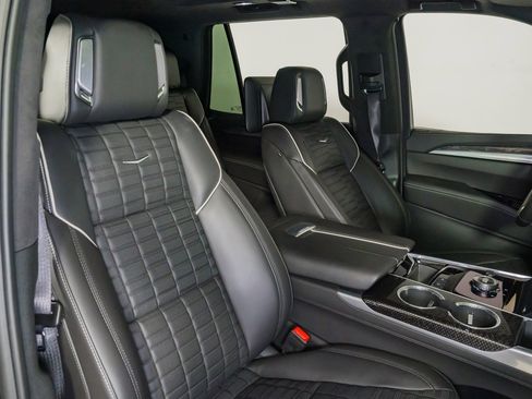 Used 2025 Cadillac Escalade V AWD/4WD image 32