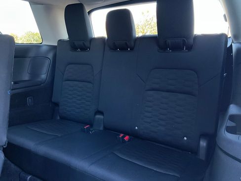 Used 2025 Nissan Pathfinder SV image 13