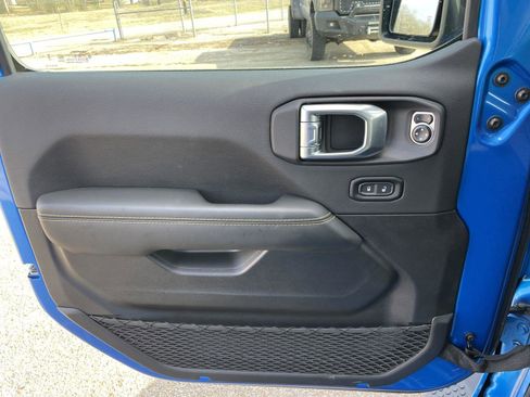 Used 2024 Jeep Wrangler Sahara w/ Safety Group image 29