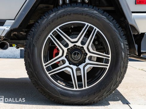 Used 2018 Mercedes-Benz G 550 Squared image 10