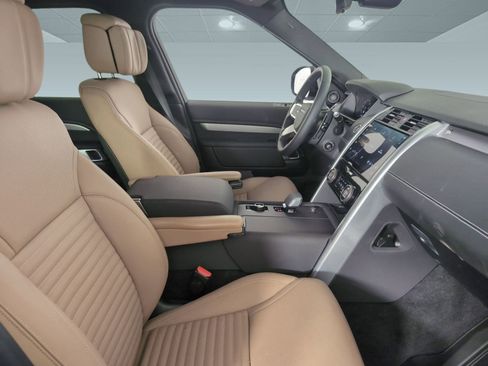 Used 2025 Land Rover Discovery Dynamic SE image 20