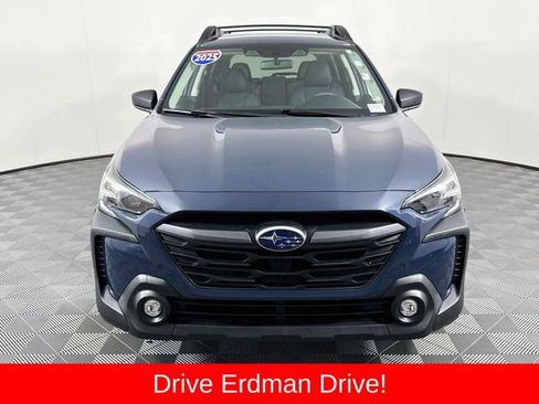 Used 2025 Subaru Outback AWD/4WD image 2